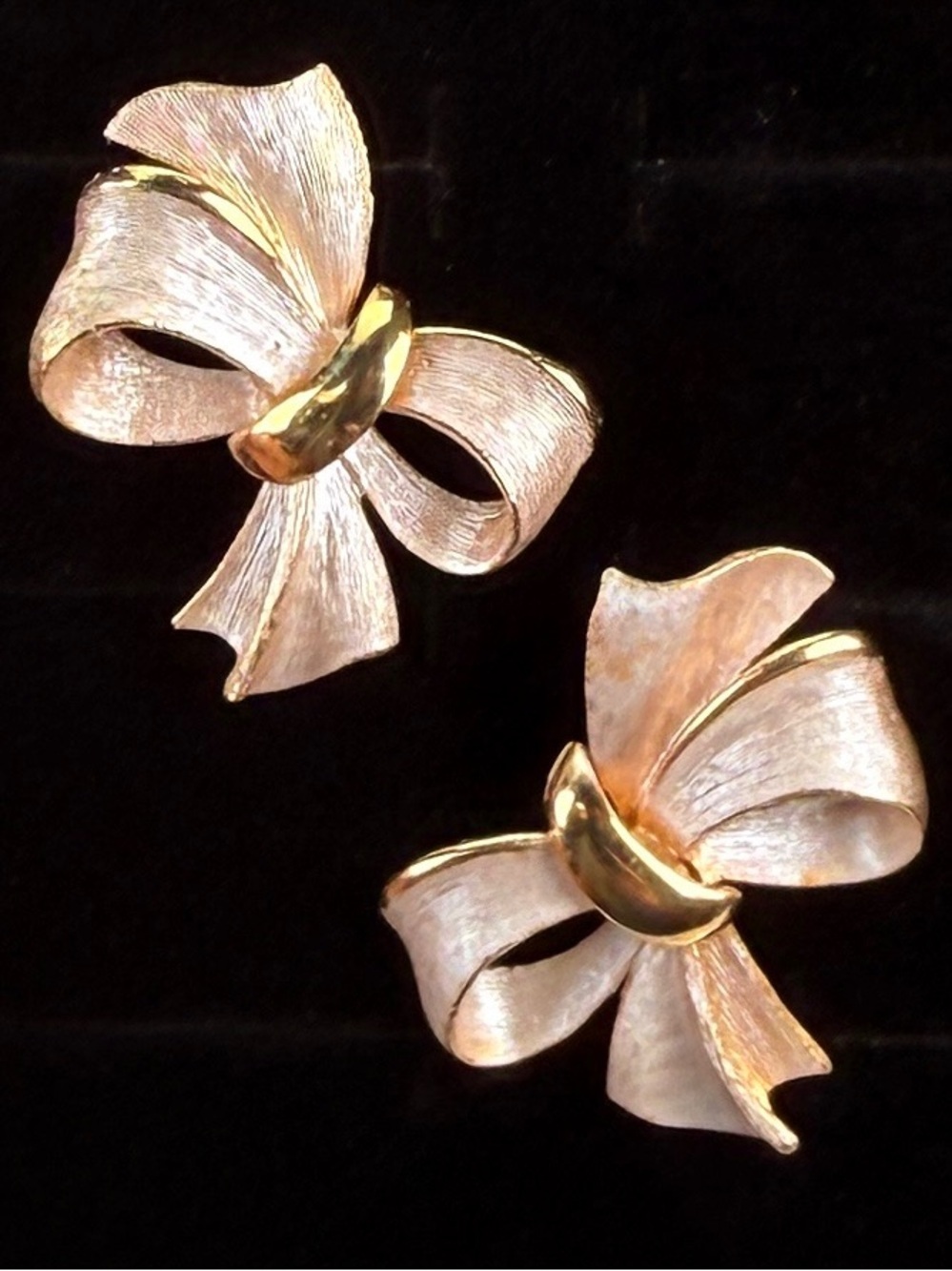 Vintage, goldtone clip on bow accent earrings